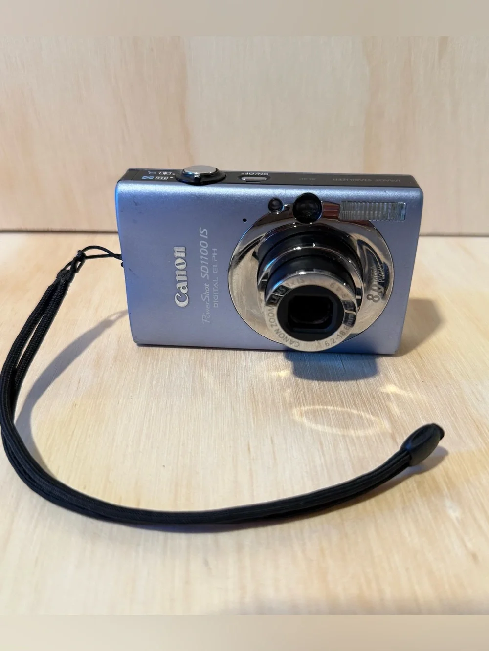 Canon PowerShot SD1100 IS Digital ELPH Camera 8MP Blue Lens Stuck For-Parts Only